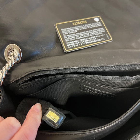 Chanel Icons Label Classic Flap Bag - Picture 2 of 15